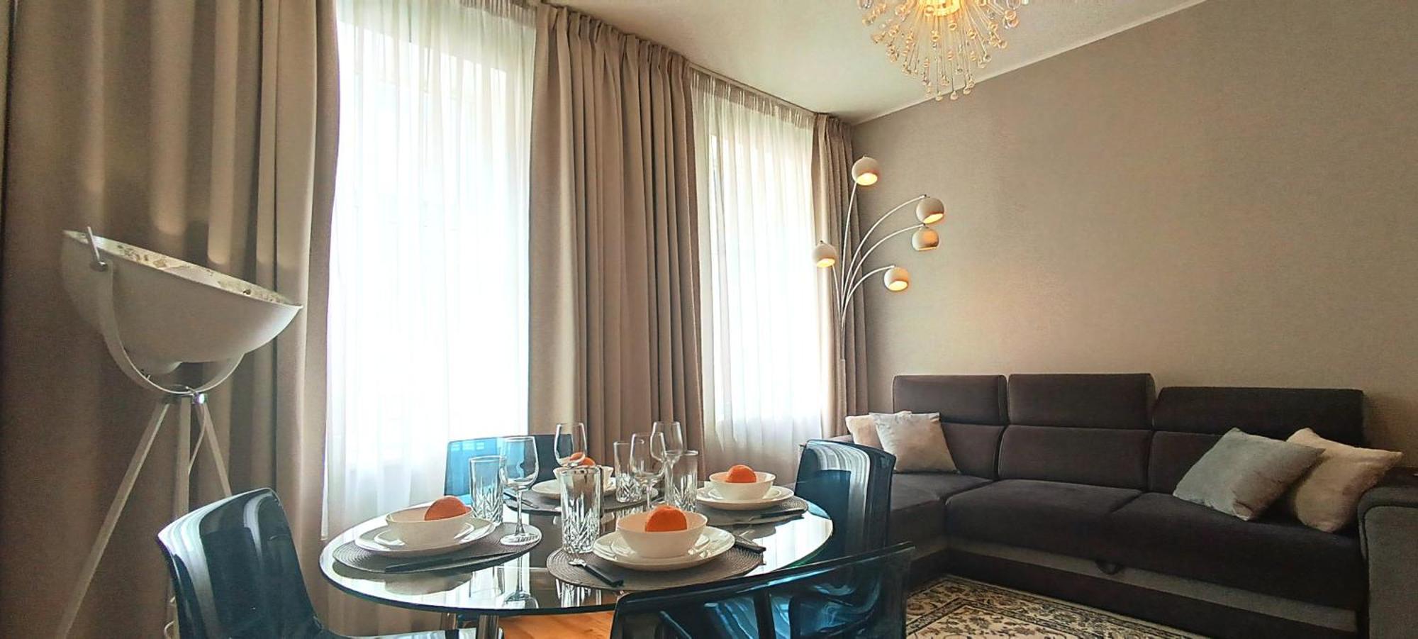 Old Town 2 Bedroom Apartment Near Dome Square & Scenic Waterfront Riga Buitenkant foto